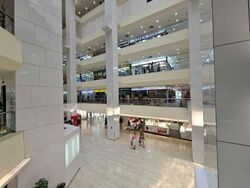 Lucky Plaza (D9), Shop House #624009801